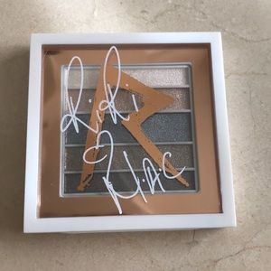 MAC X RIRI 2x Dare Rihanna eyeshadow palette